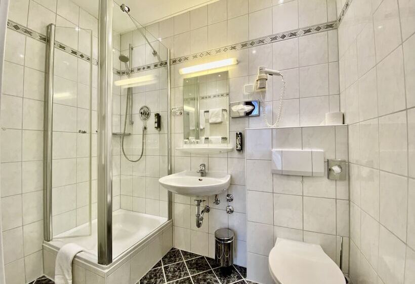 اتاق اکونومی, West An Der Bockenheimer Warte