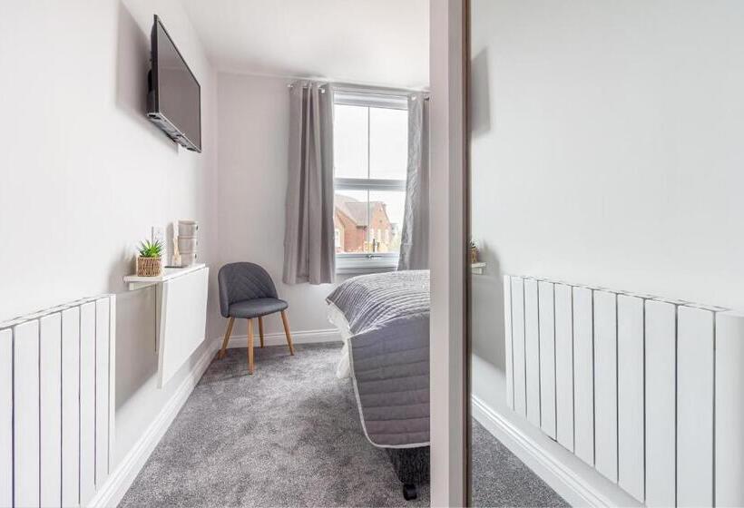 Апартаменты 2 Спальни, Host & Stay   The Bull Inn, 3 Double Rooms