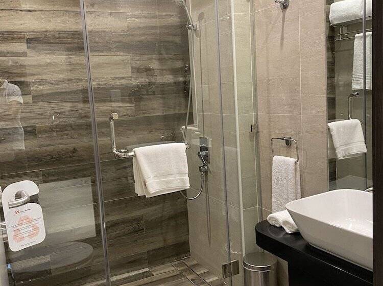اتاق سوپریور, Swissbelinn Sharq, Kuwait