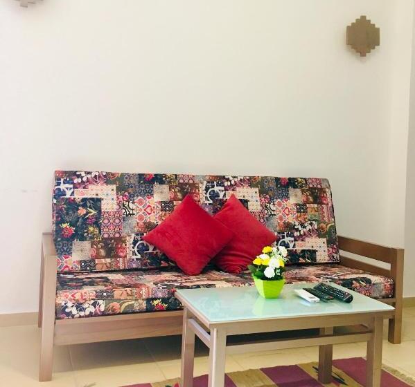 استودیوی لوکس, Villa 22
