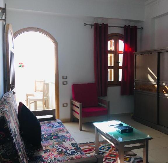 استودیو خانوادگی, Villa 22