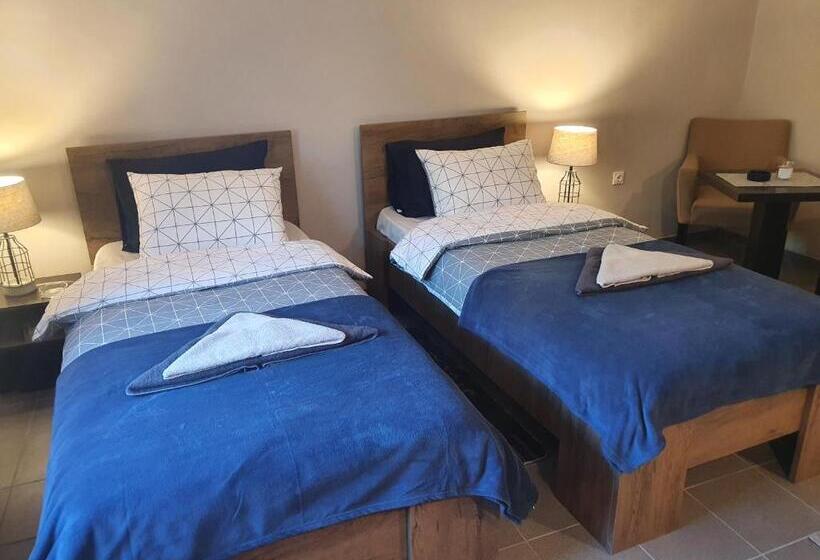 חדר סטנדרט לשלושה, Guest House Jasmin