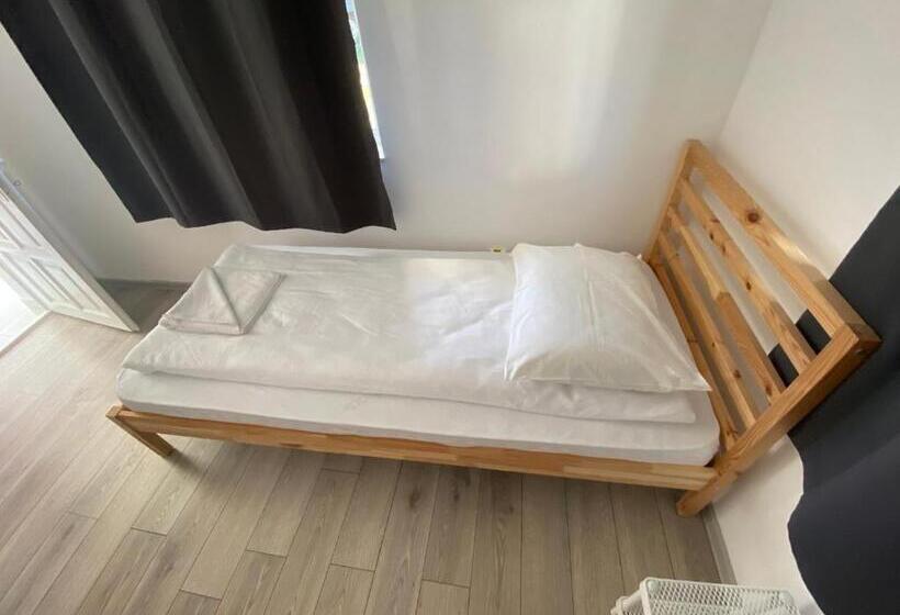 اتاق استاندارد با چشم‌انداز باغ, Pixel Guesthouse