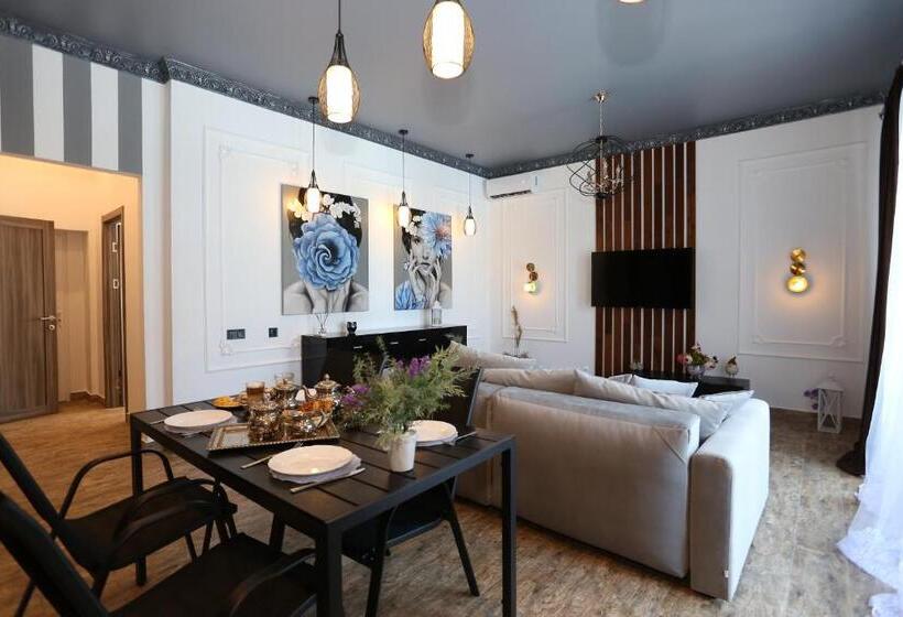 آپارتمان 1 خوابه با چشم‌انداز استخر, Villa Bonapart