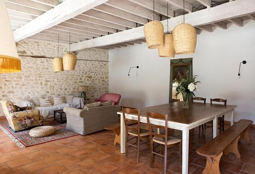 Casa 2 Quartos, Le Château Réal