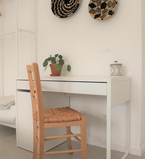 Люкс 2 Спальни, Pathos Guest House