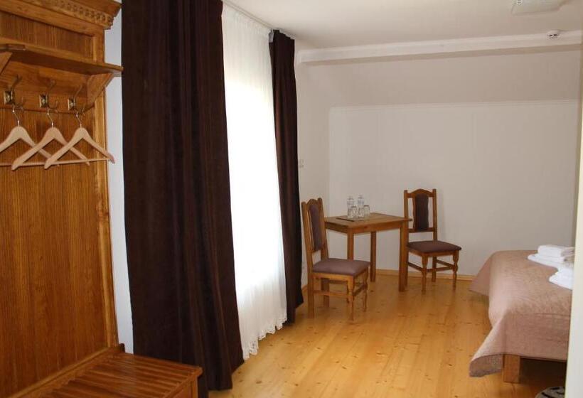 Полулюкс, Kolochava Hotel & Restaurant