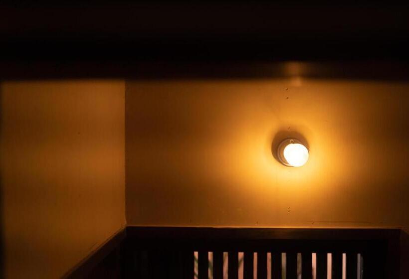 디럭스 룸, 六根ゲストハウス Rokkon Guest House