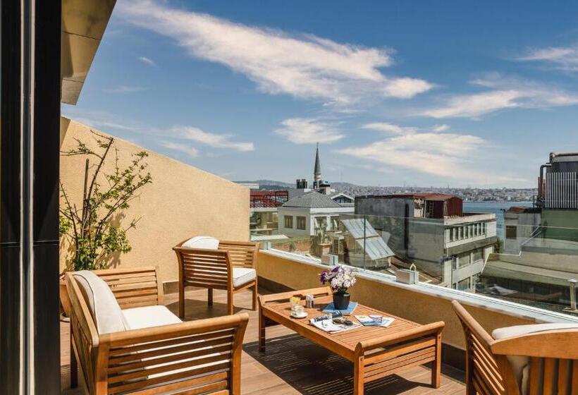 اتاق لوکس با بالکن و چشم‌انداز دریا, Union Hotel Port