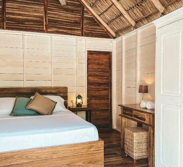 Номер Стандарт Вид на Бассейн, Monoloko Lodge Popoyo