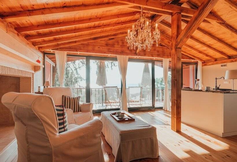 Пентхаус, The Lake House