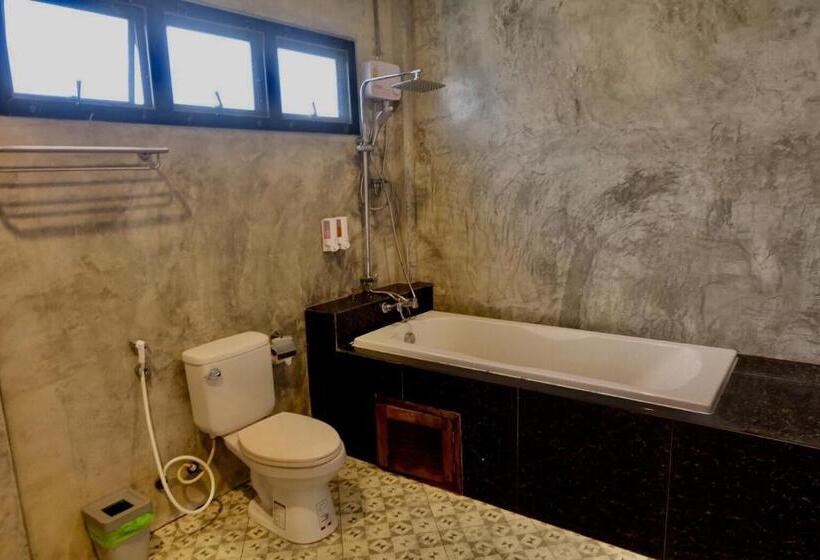 Номер Deluxe с Гидромассажем, Bk Place