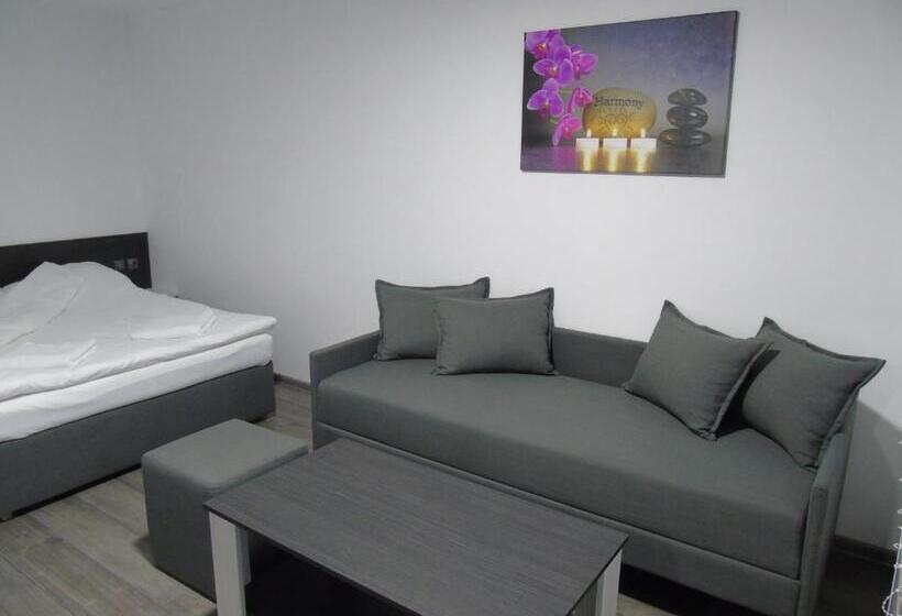 Люкс Вид на Сад, Guest House Dar