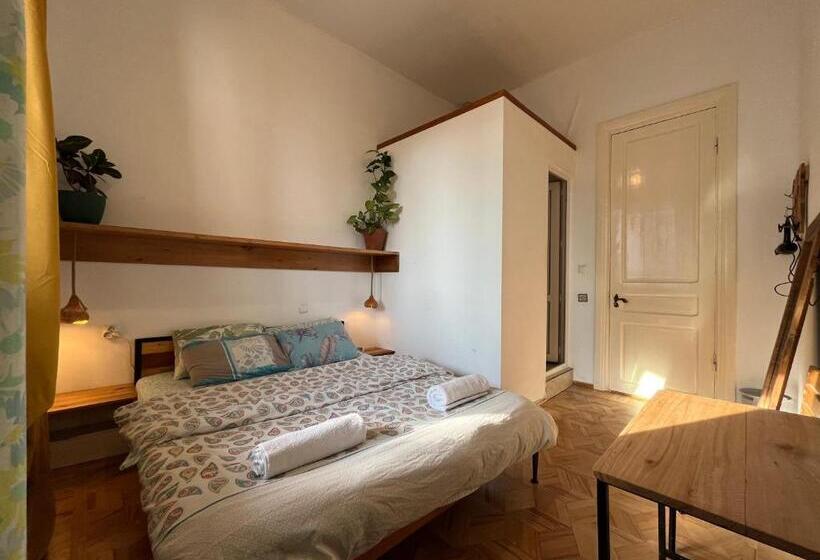 اتاق استاندارد, Bao Hostel Kutaisi