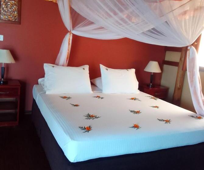بانگلوی استاندارد, Barry S Beach Resort