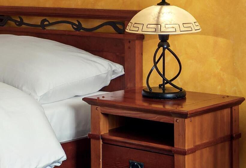 スタンダード４人部屋, Golf & Spa Kunětická Hora