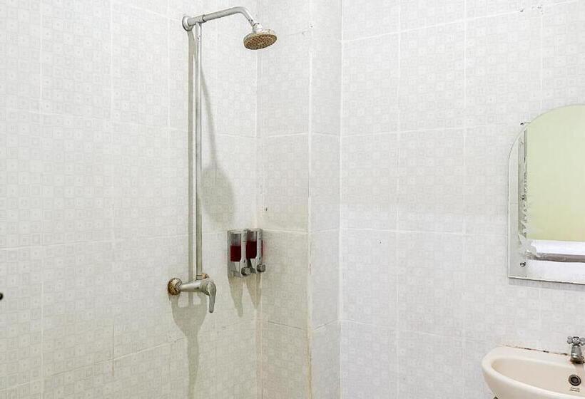 Номер Стандарт, Global Inn Syariah Mitra Reddoorz Near Juanda T1 Airport