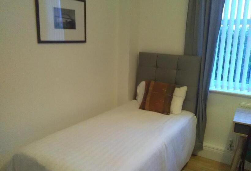 غرفة قياسية حمام مشترك, Newcastle West Hotel & Bar