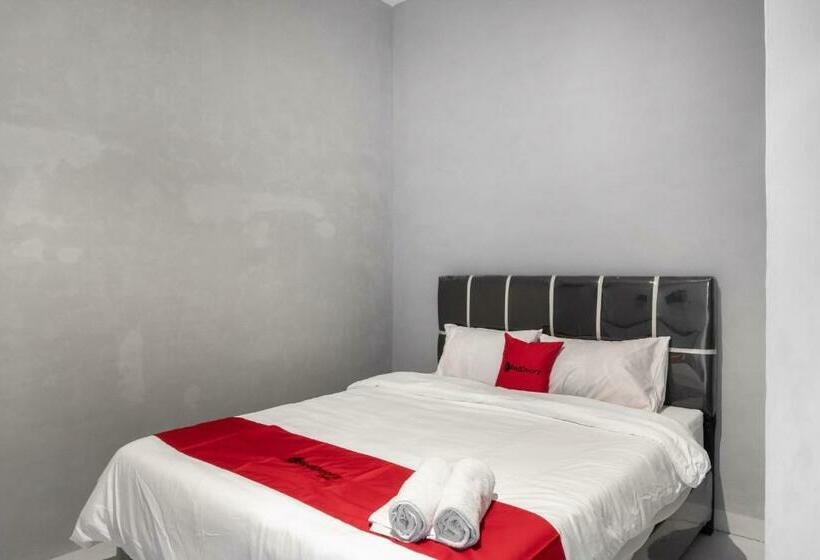 Номер Стандарт, Reddoorz Near Manhattan Square Medan