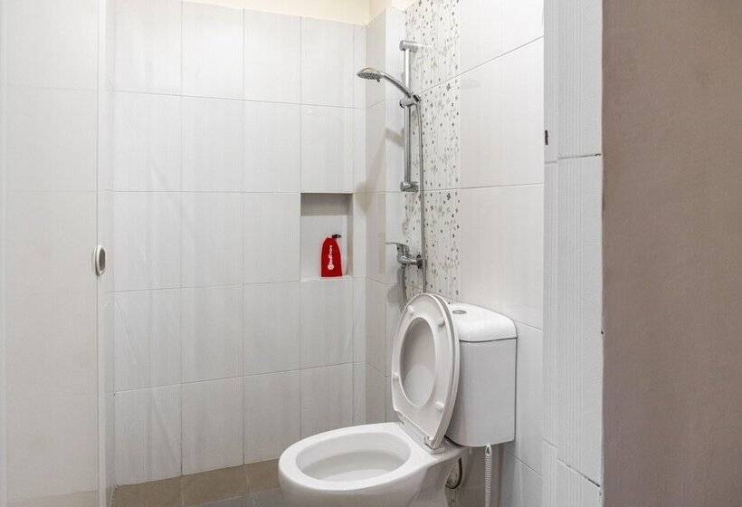 Номер Стандарт, Reddoorz Plus Near Millenium Ict Centre Medan 2