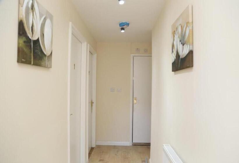 Номер Economy, A A Guest Rooms Thamesmead