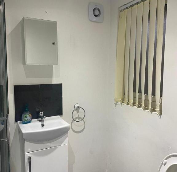 Номер Economy, A A Guest Rooms Thamesmead