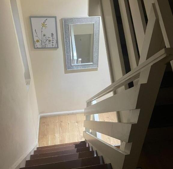 Номер Economy, A A Guest Rooms Thamesmead