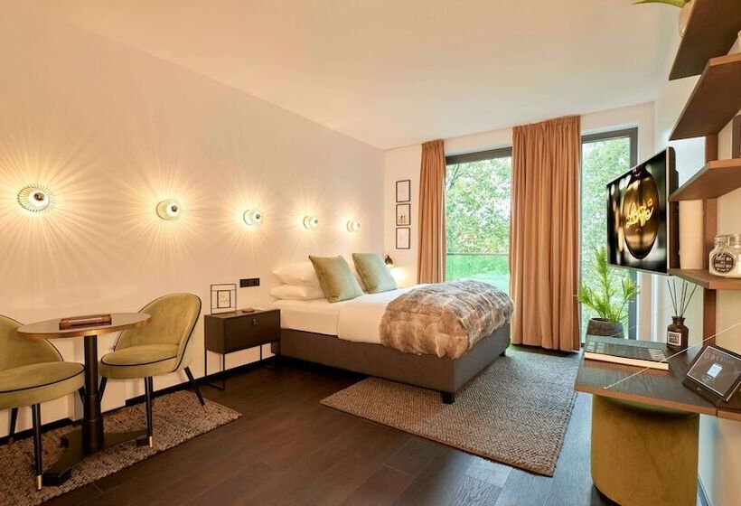 سوئیت با چشم‌انداز رودخانه, Designhotel überfluss