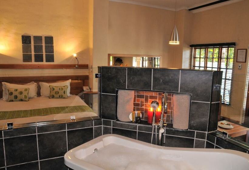 디럭스 룸, Tzaneen Country Lodge