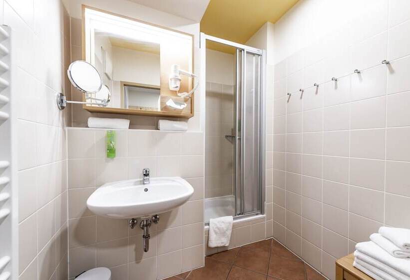Номер Стандарт Трехместный, Jufa Hotel Murau