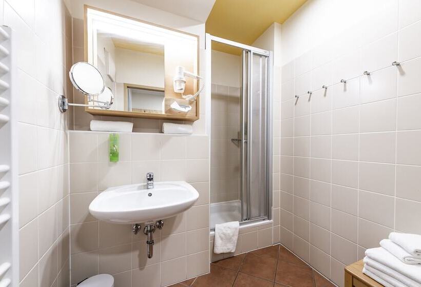 Четырехместный Номер Стандарт, Jufa Hotel Murau