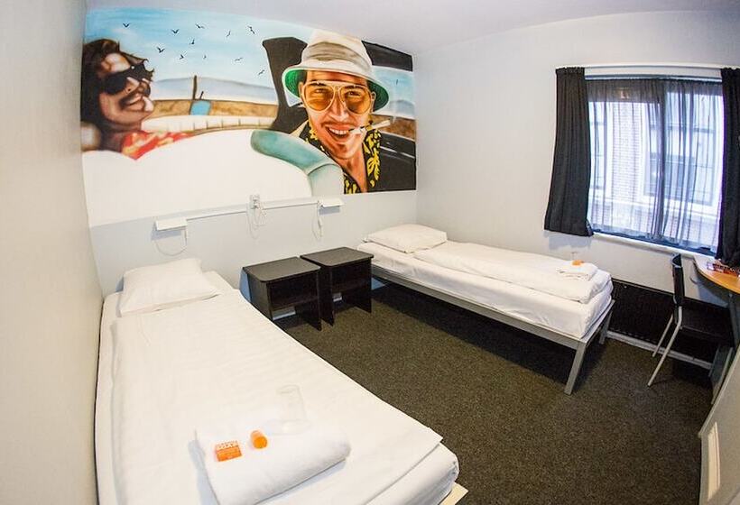 Basic Room, St Christophers Inn At The Winston