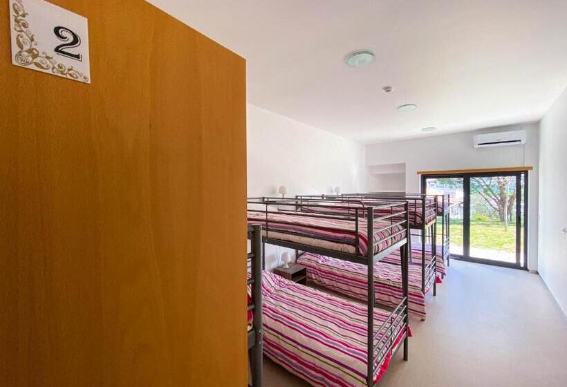 Кровать в Общей Комнате, Albergue Da Juventude