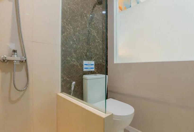 اتاق سوپریور, Sans Hotel Box Mansion Surabaya By Reddoorz