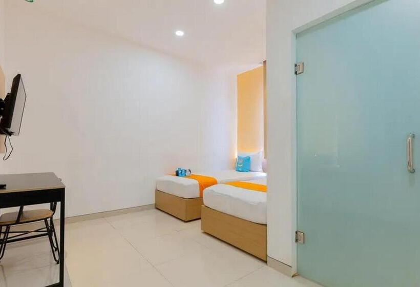 اتاق سوپریور, Sans Hotel Box Mansion Surabaya By Reddoorz