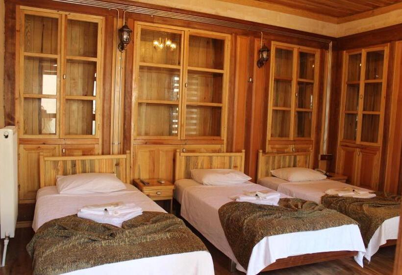 اتاق خانوادگی, Duran Aga Konagi