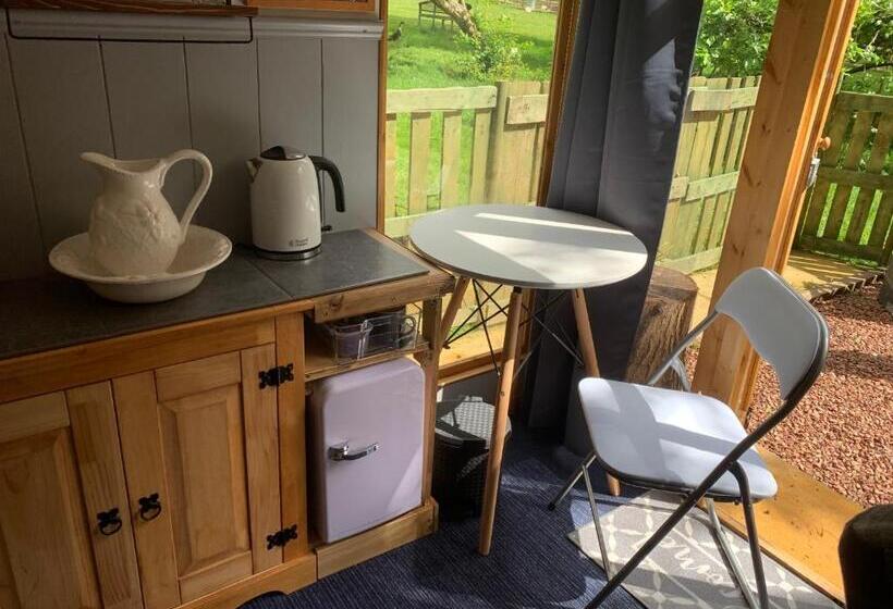 Одноместный Номер Вид на Сад, Hedgehog Lodge