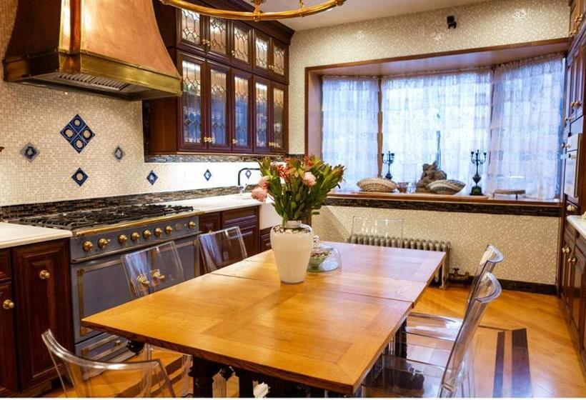 Люкс с гидромассажем, Northern Lights Mansion
