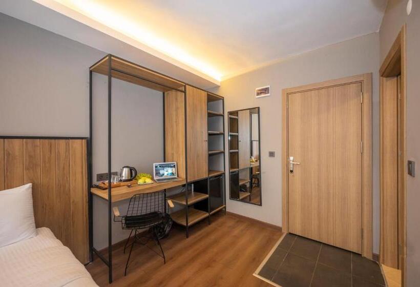 Номер Deluxe, çorlu Dem