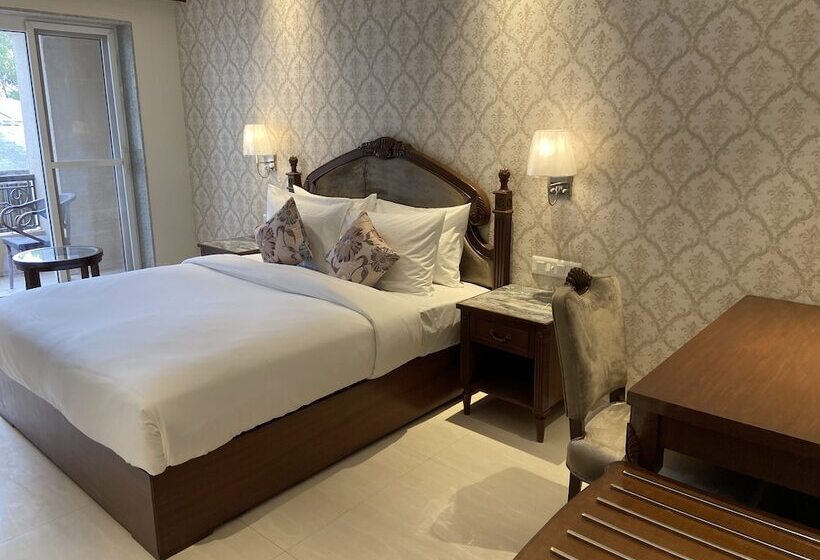 标准间带阳台, Grand Victoria The Fern Resort & Spa, Panchgani