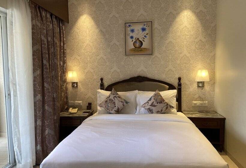 景观俱乐部房间, Grand Victoria The Fern Resort & Spa, Panchgani