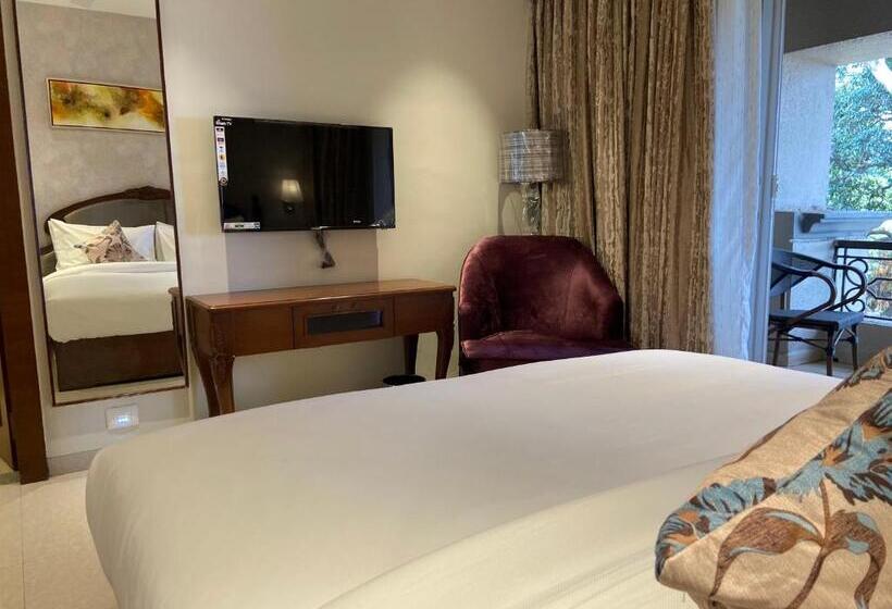 带阳台套房, Grand Victoria The Fern Resort & Spa, Panchgani