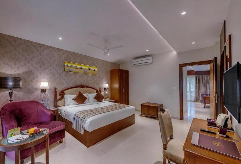 带阳台套房, Grand Victoria The Fern Resort & Spa, Panchgani
