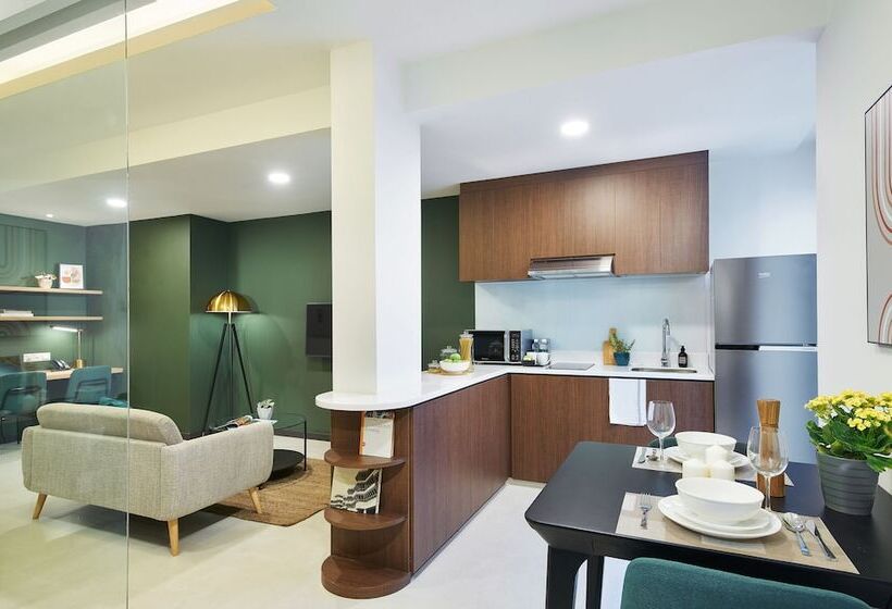 Standard Room, The Initial Residence