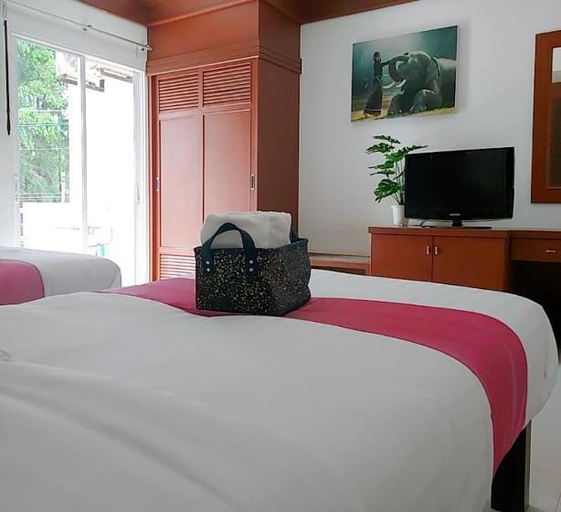 Номер Стандарт, Aromdee At Naithon Beach