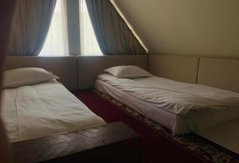 Четырехместный Номер Стандарт, Casa Iustin