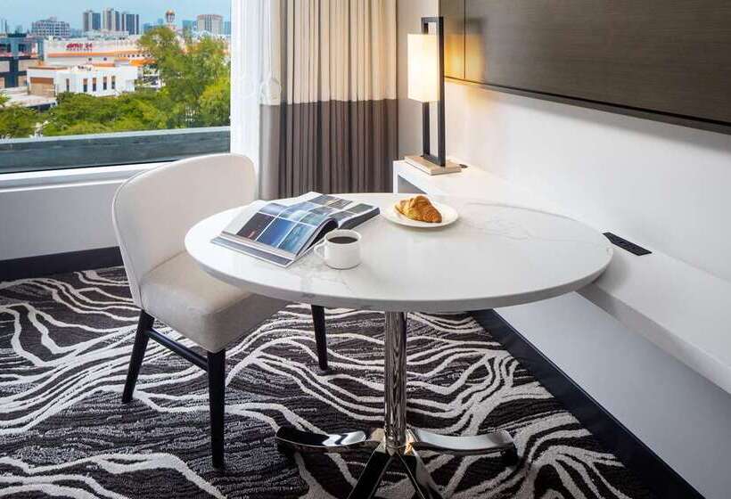 Стандартный Номер Кровать Кинг, Hilton St. Petersburg Carillon Park