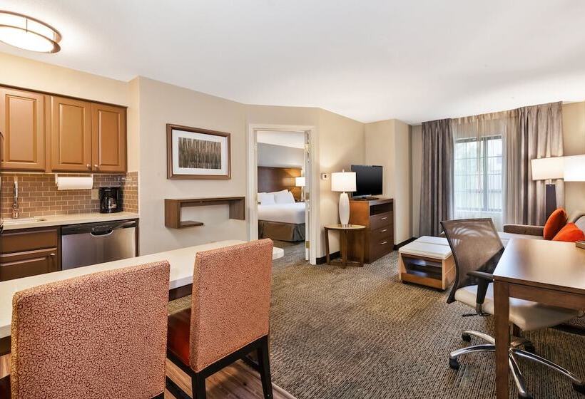 带2个卧室的套房, Staybridge Suites Kalamazoo, An Ihg