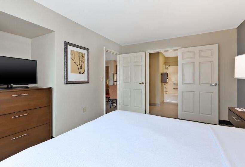适合残疾人士使用的套间, Staybridge Suites Kalamazoo, An Ihg