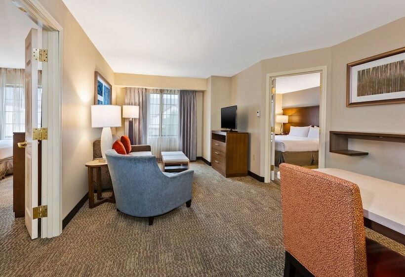 适合残疾人士使用的套间, Staybridge Suites Kalamazoo, An Ihg